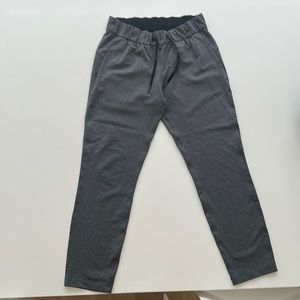 Lululemon jogger Heather  grey size 6 cropped